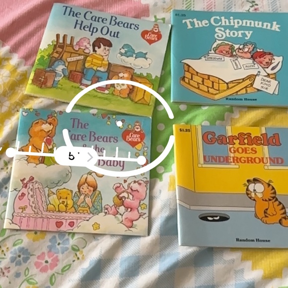 1980s Vintage Care Bears, Chipmunks, and Garfield Books - Picture 4 of 4